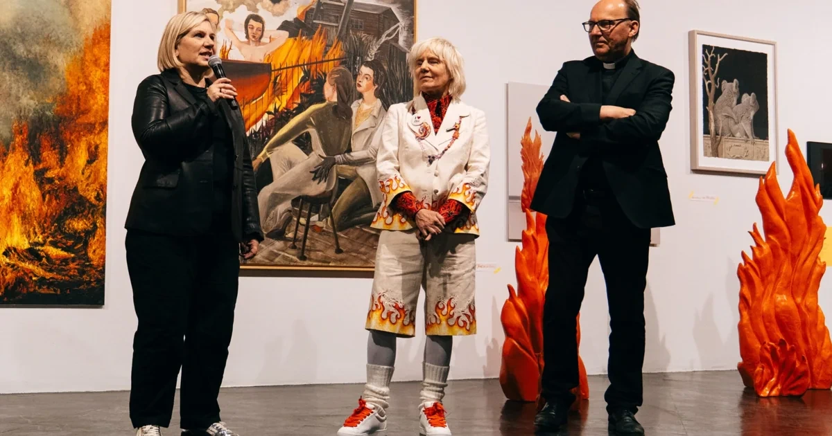 Feurige Ausstellung mit vielen illustren Namen