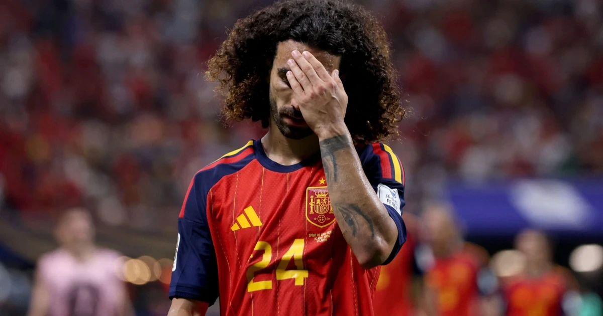„Judas“: Cucurella von eigenen Fans ausgepfiffen