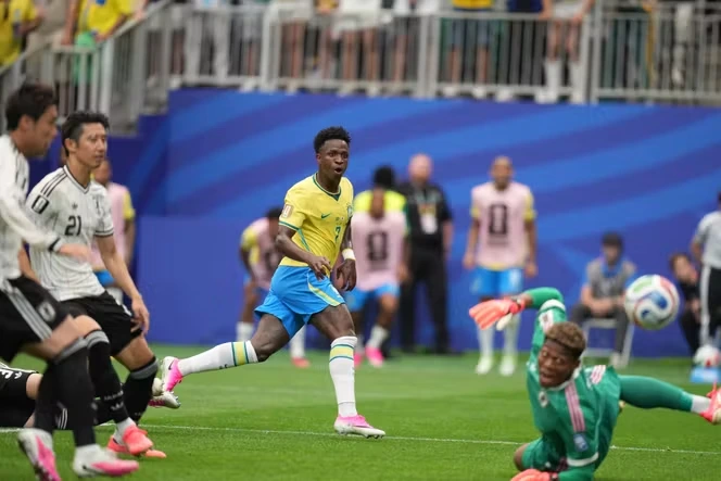 Coupe du monde 2026 : sans inspiration, le Brésil du soliste Vinicius Jr se qualifie pour les huitièmes de finale