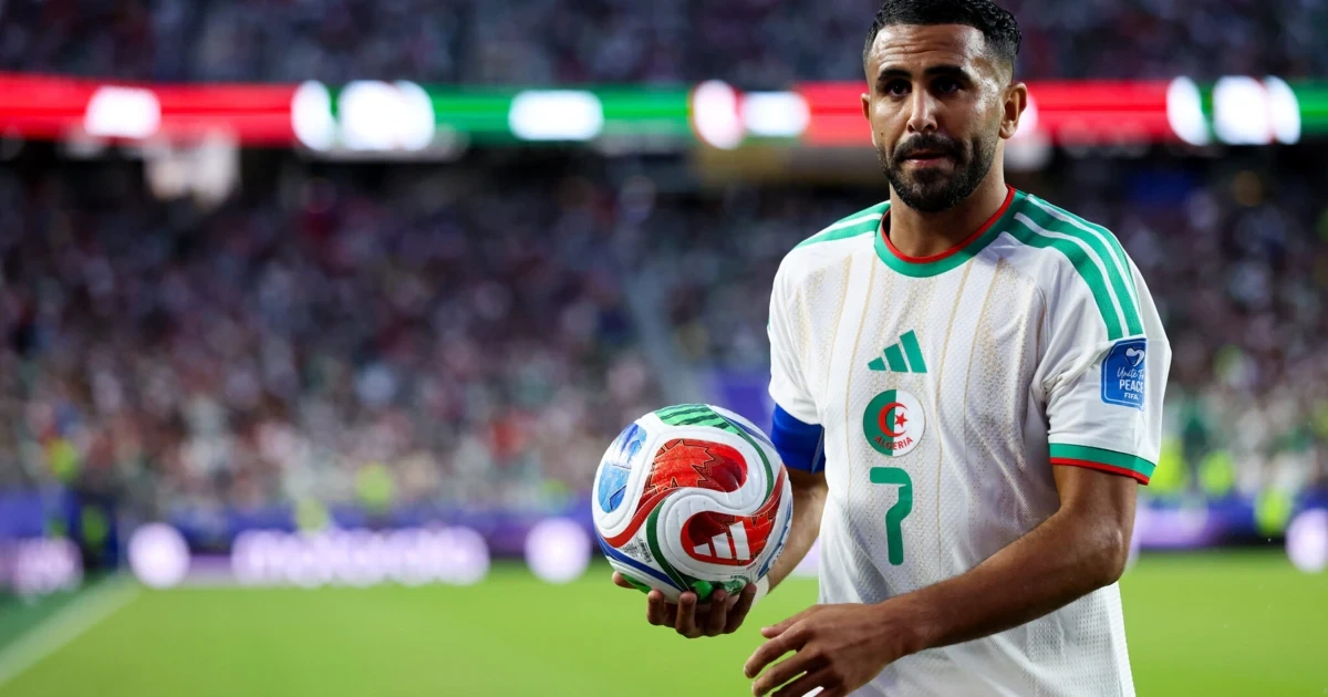 Algeriens Kicker machen einen kleinen Ort verrückt