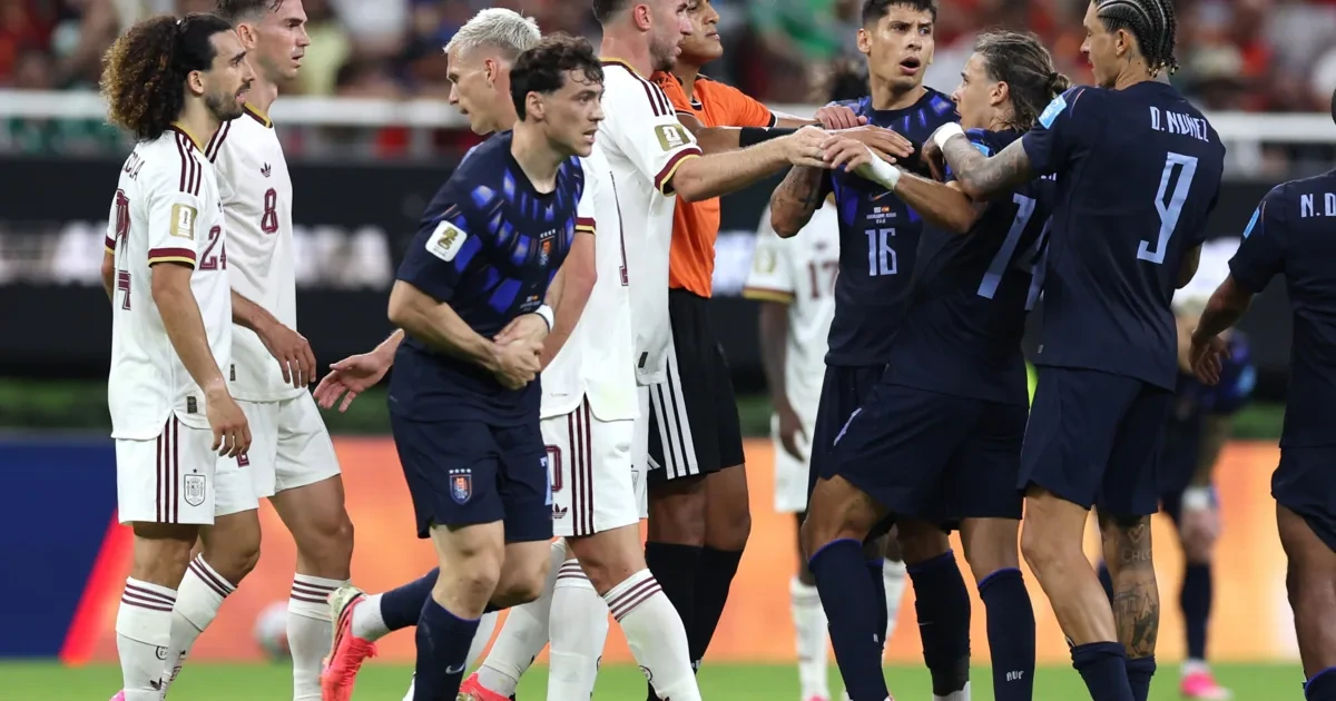 Bitteres Aus – WM-Kicker brennen Sicherungen durch