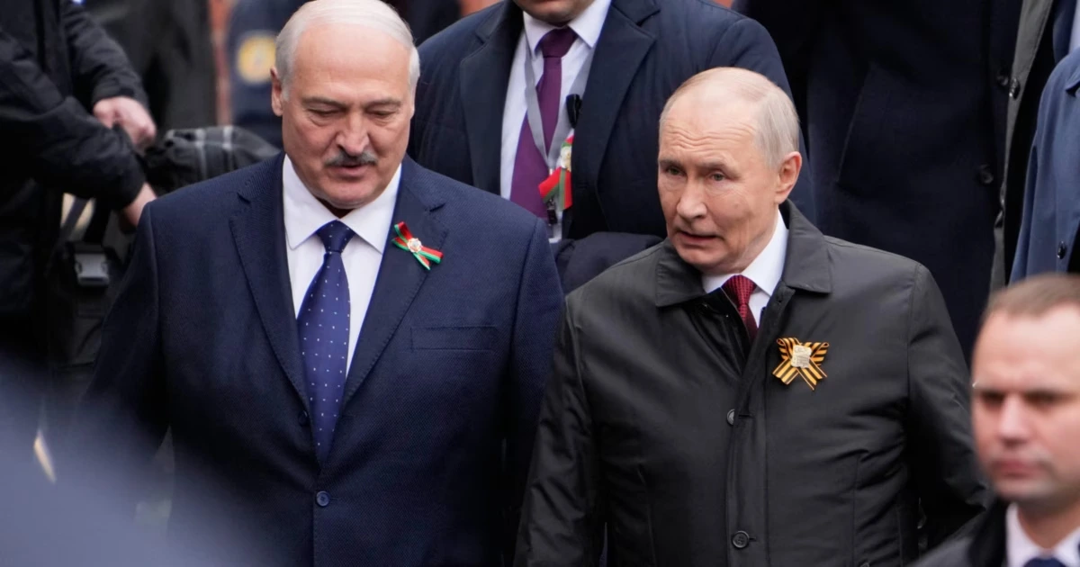 Lukaschenko schielt trotz Putins Leine nach Westen