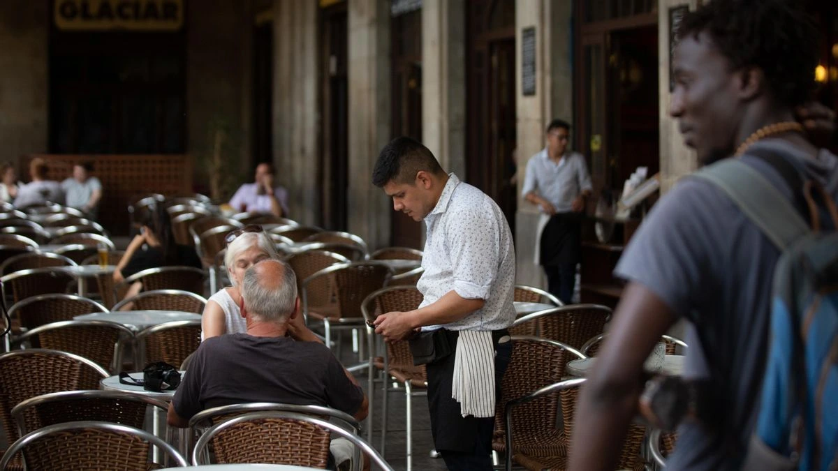España alcanza un nuevo récord de 22,4 millones de trabajadores gracias al gran tirón del empleo extranjero