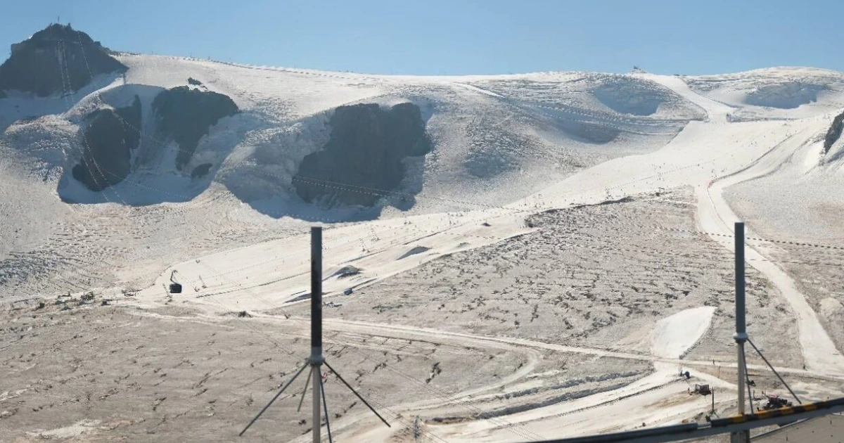 ÖSV-Assen schwimmt Gletscher unter Skiern weg