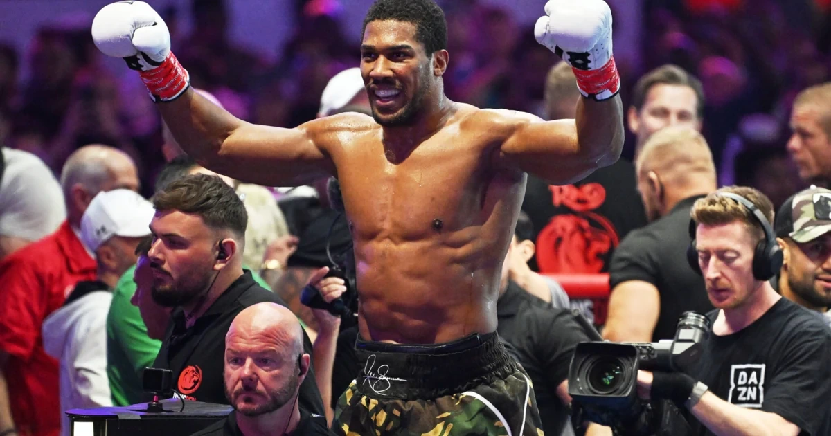 Anthony Joshua geht zu Boden – und siegt trotzdem