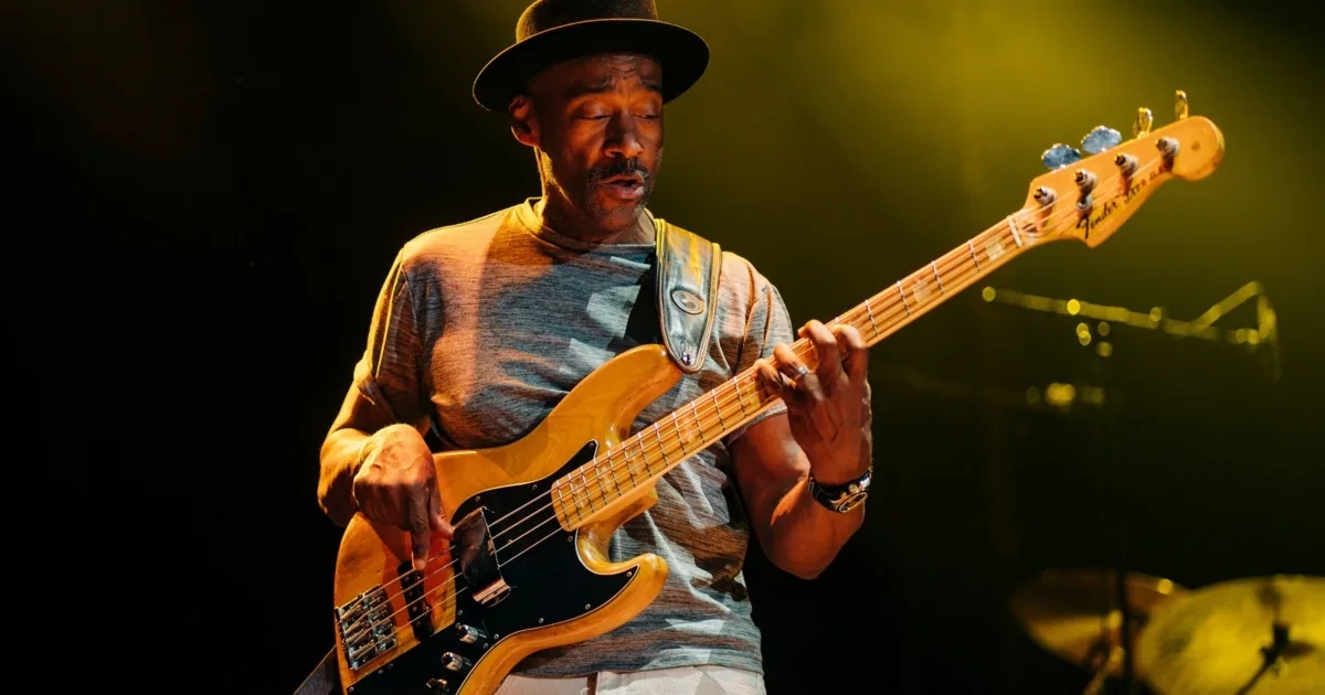 Bassist Marcus Miller ehrt den großen Miles Davis