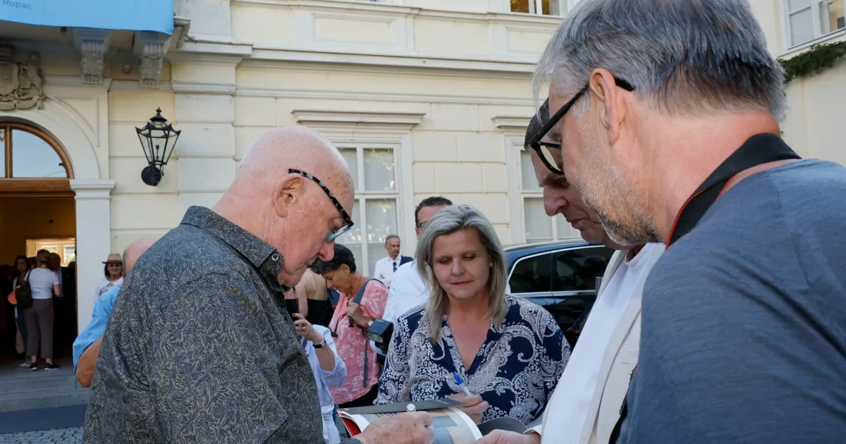 Für ihn standen Fans vor Galerie Ropac Schlange