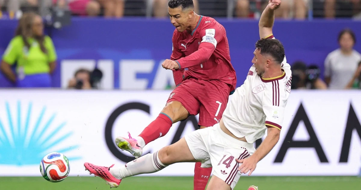 Rassiger Beginn: Beide Teams vergeben Top-Chancen