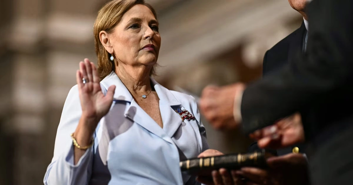 Schwester von verstorbenem US-Senator vereidigt