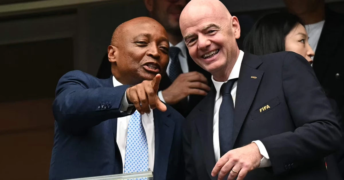 Fußball-Welt empört! Aber Verband hilft Infantino