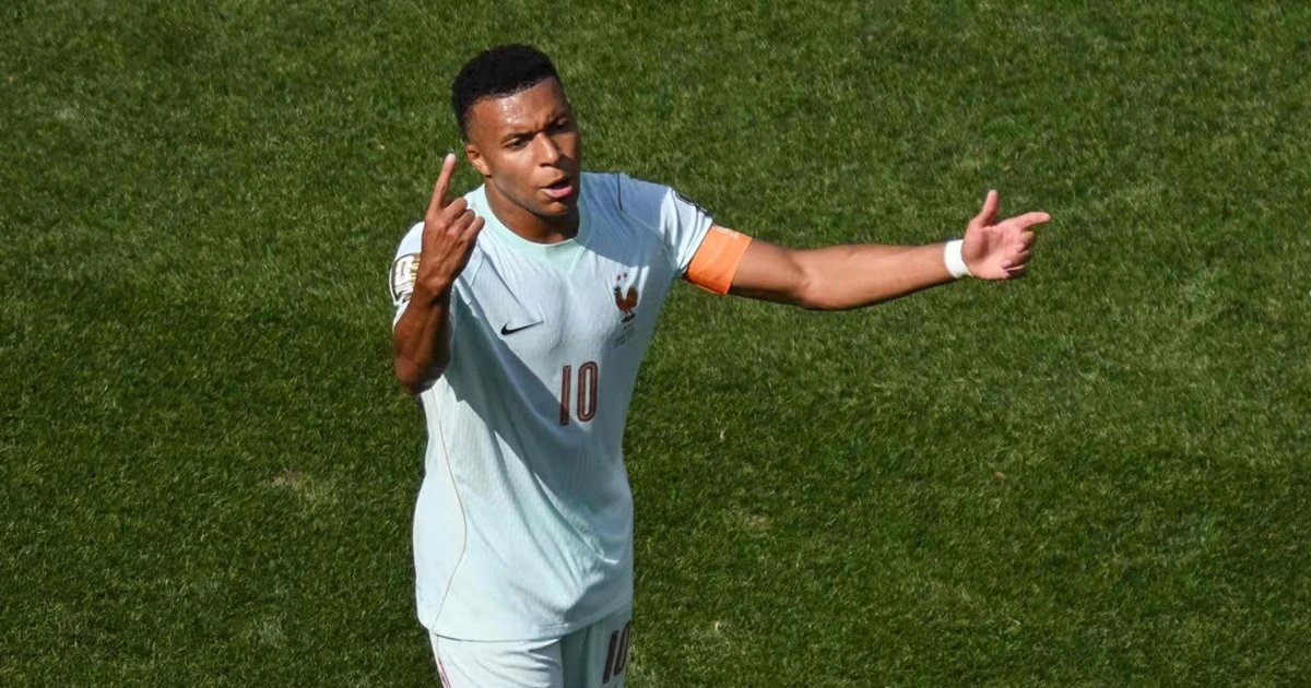Mbappe: Elfer verschossen, dann Ärger über Schiri