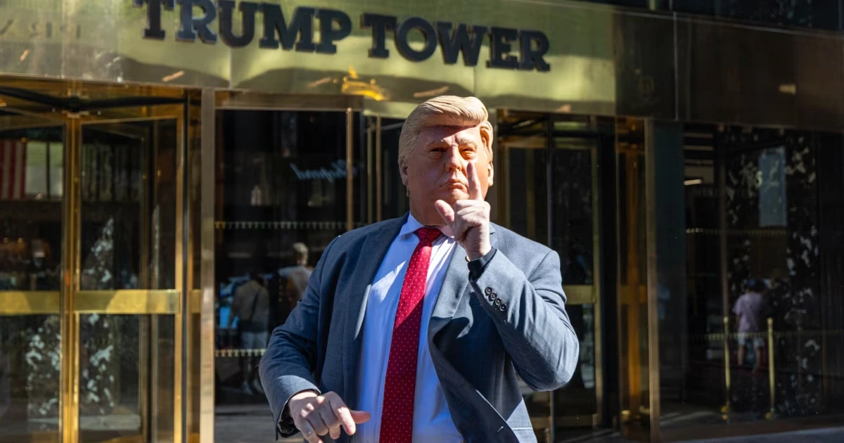 Der Mann, der sich zum Donald-Trump-Kasperl macht