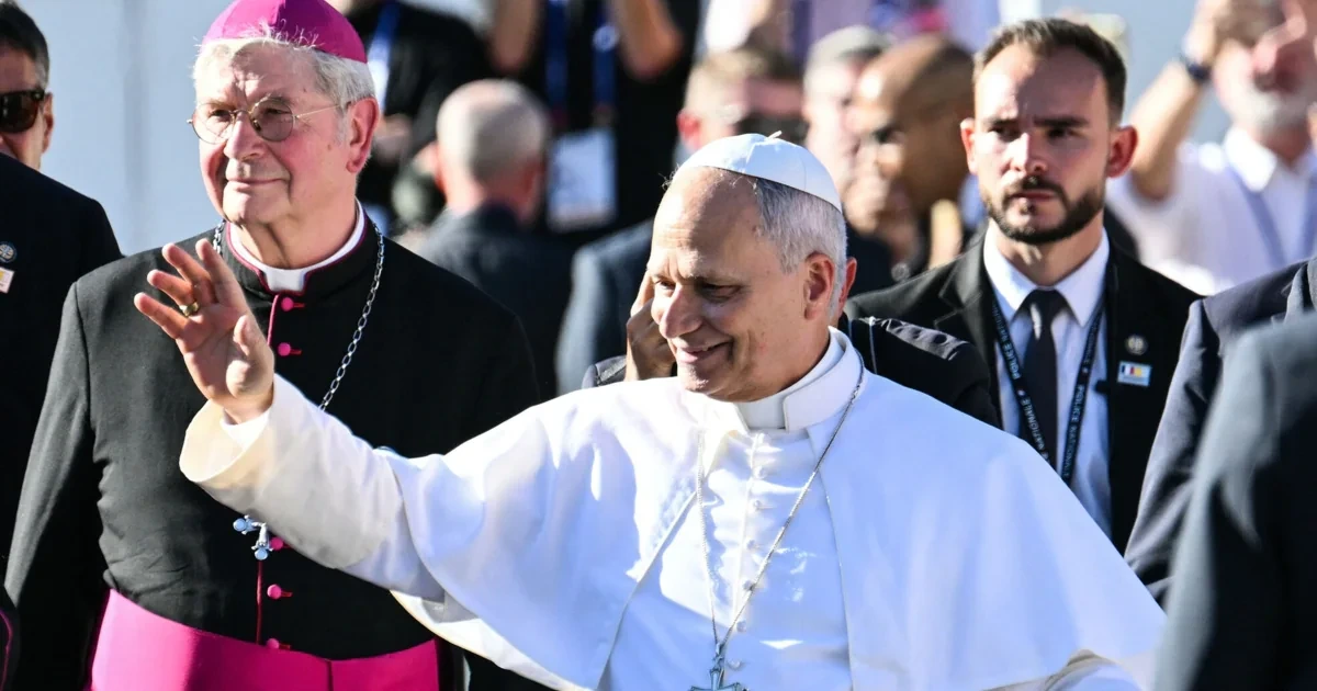 Papst ruft Frankreich zu atomarer Abrüstung auf
