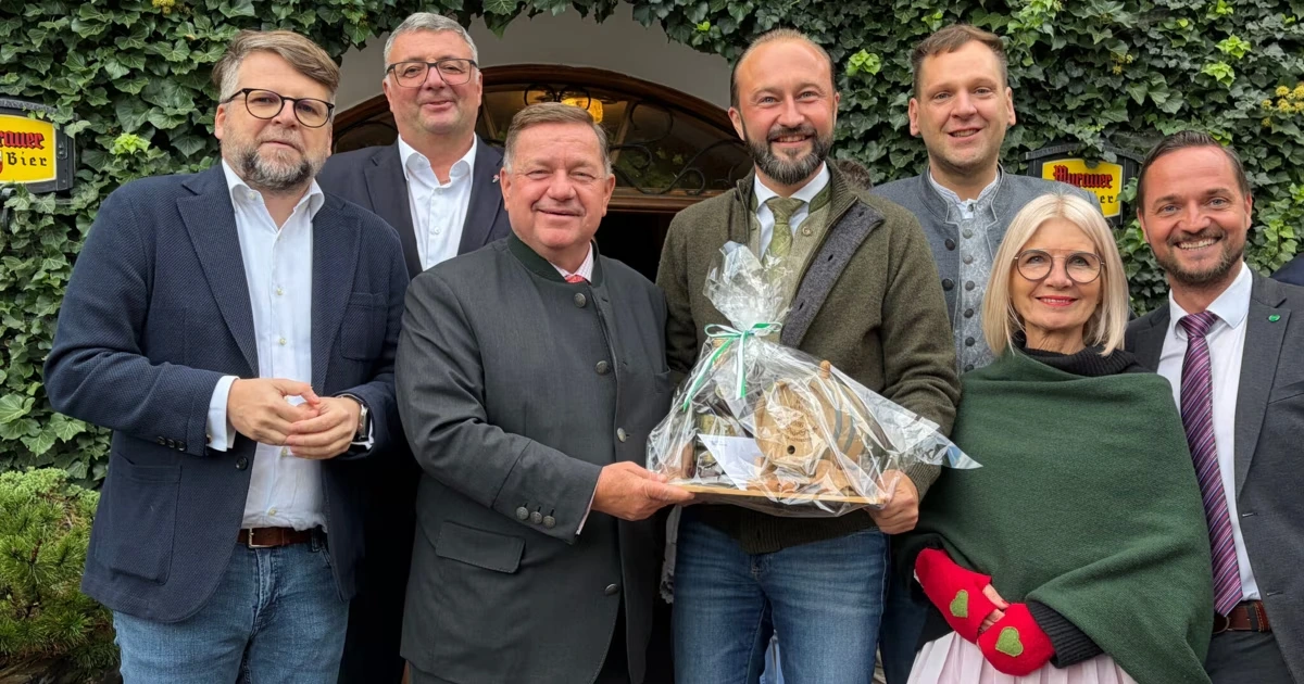 Freundschaft! Wer mit Max Lercher zum 40er feierte