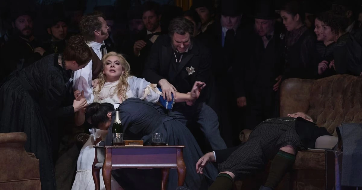 Von der Eishockey-Arena auf die große Opernbühne
