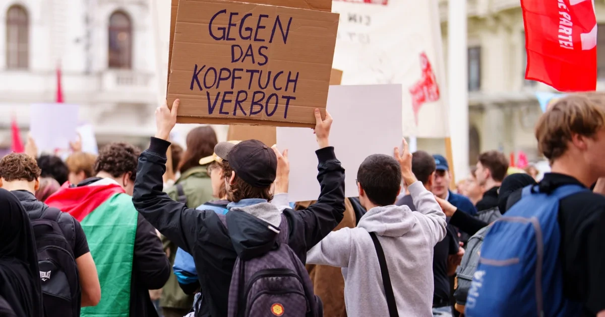 Sollten Schüler-Demos an Schultagen verboten sein?