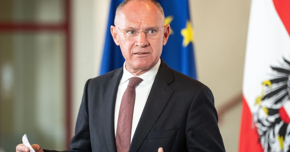 Minister Karner lenkt bei Polizeidienstreform ein