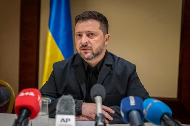 Guerre en Ukraine : « Dites à Poutine de nous accorder 60 jours de cessez-le-feu, et nous organiserons les élections », assure Zelensky, en réponse à Trump