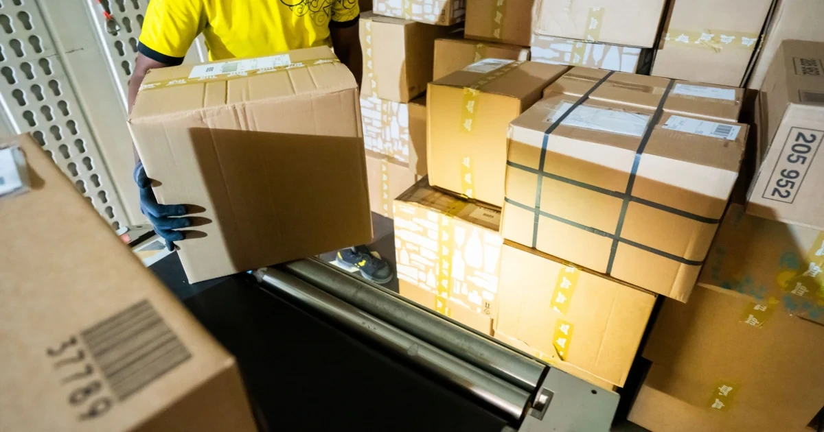 NEOS wollen Paketsteuer jetzt „rückgängig machen!“