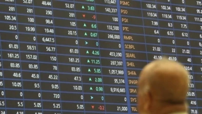 Borse in diretta, prezzo petrolio oggi 8 ottobre | Tokyo, apertura in leggero ribasso, torna sotto pressione il comparto tecno