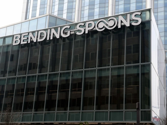 Bending Spoons, Buffett investe altri 330 milioni (e il totale ora sfiora il miliardo): boom in Borsa per il titolo della tech italiana, +50%