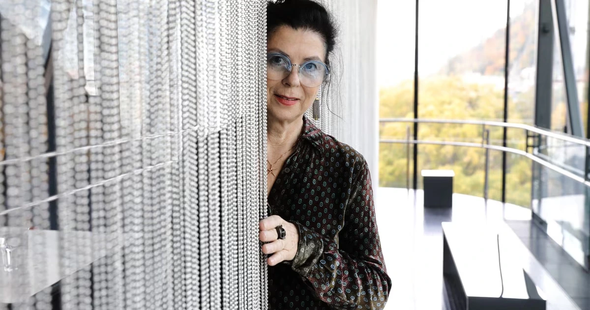 Eva Schlegel sorgt für schwerelose Verwirrungen