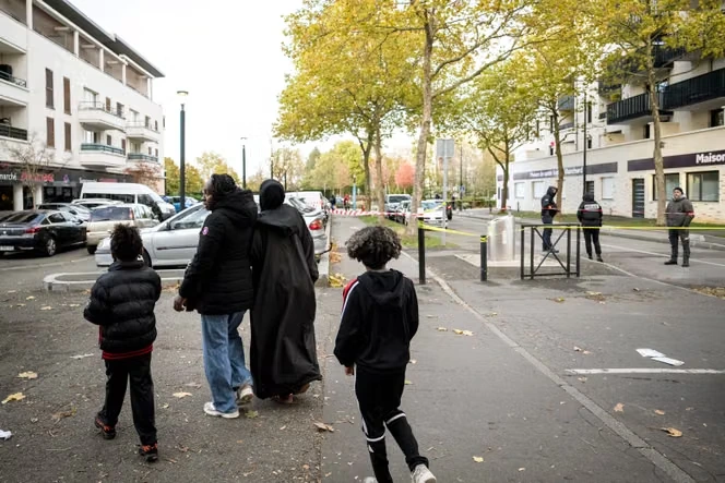Après l’attentat raciste de Trappes, LFI et Emmanuel Grégoire mettent en garde contre des manifestations liées à l’extrême droite prévues ce week-end