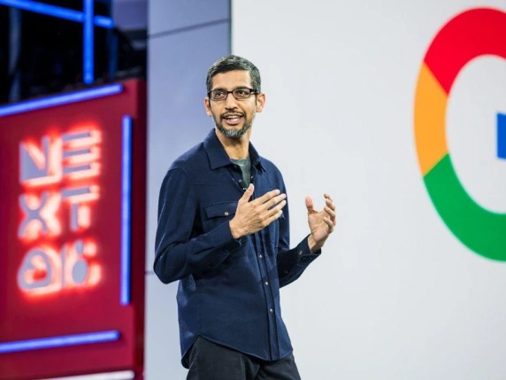 Google crolla del 10% in Borsa: 51 miliardi investiti nell'AI, ma l'intelligenza artificiale mette a rischio i ricavi pubblicitari