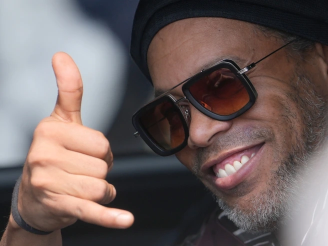 Ronaldinho torna in campo, c'è la data. L'annuncio del Ravenna: «Debutta contro il Forlì il 15 novembre»