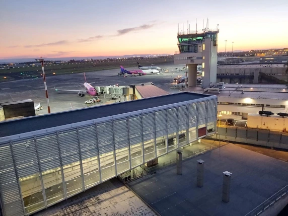 Sei pretendenti per l’aeroporto di Catania: dai Benetton ai francesi di Vinci, da Save agli indiani di Adani