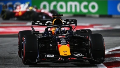 F1 Gp Singapore, la gara in diretta: Verstappen vince davanti a Leclerc e Antonelli, Hamilton 6° chiede scusa alla Ferrari: «Ho sbagliato strategia»