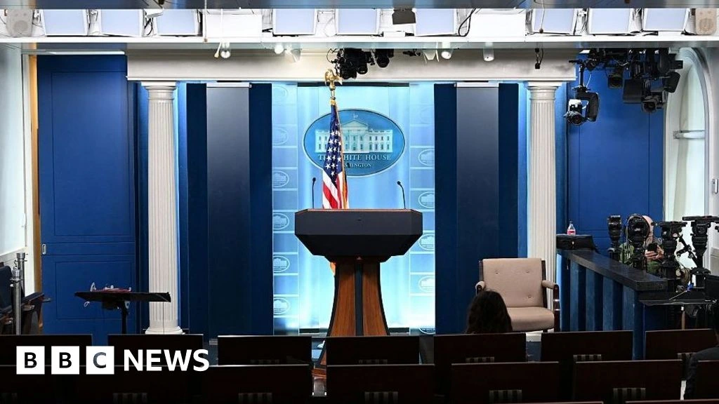 Trump's media bans 'deprive the public', press freedom groups argue